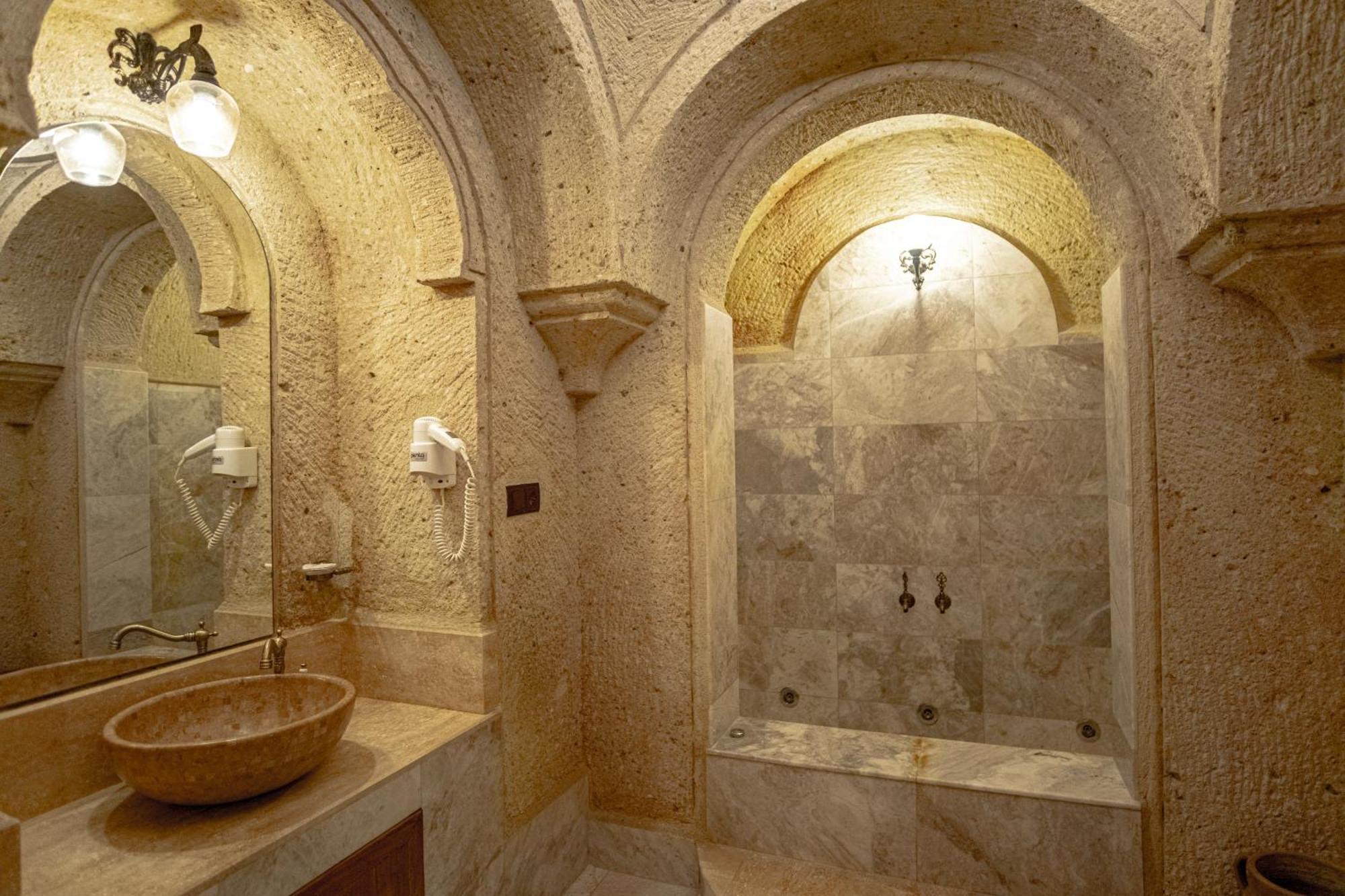 Kemerhan Cave Suites Ürgüp Bagian luar foto