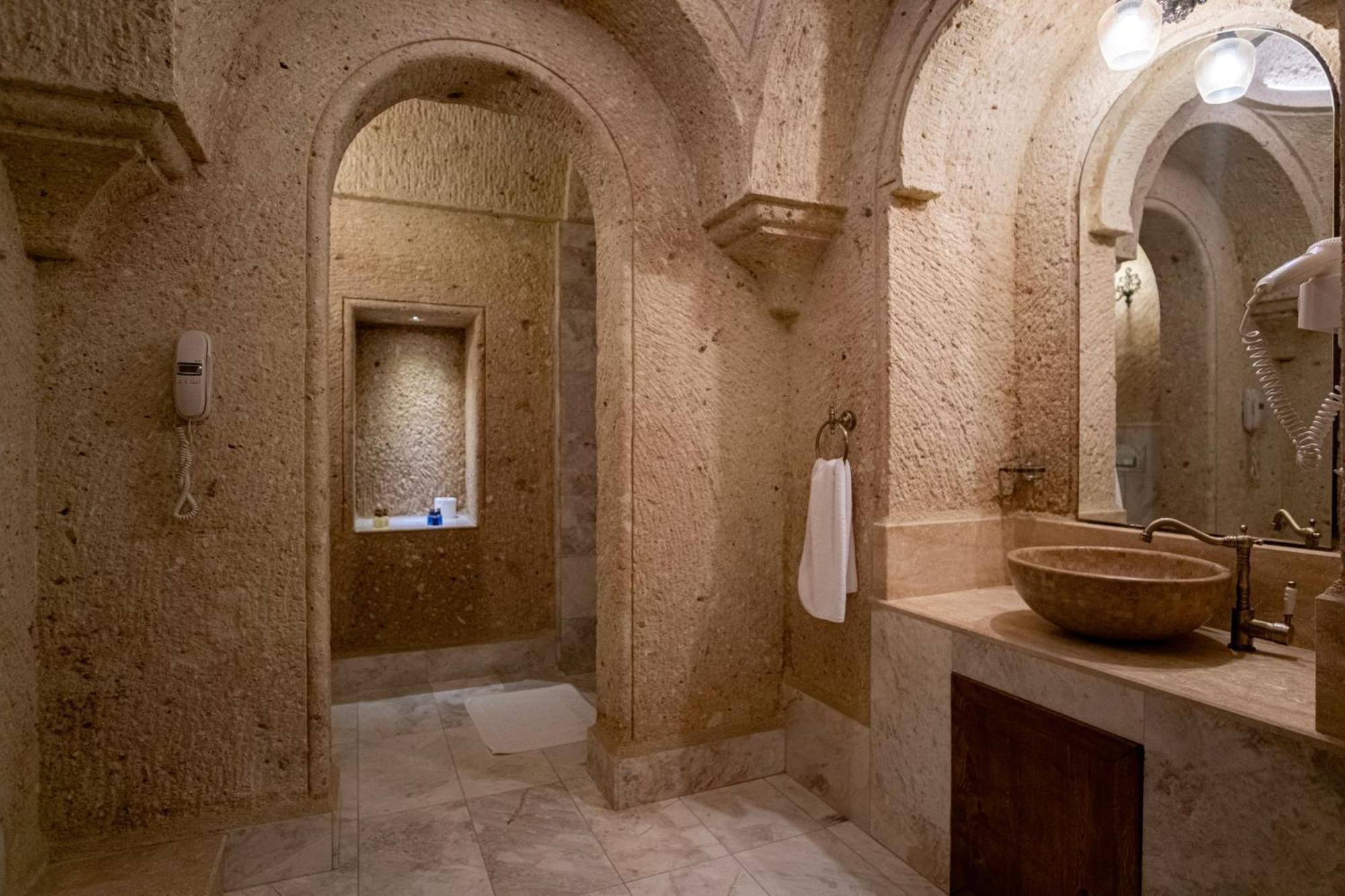 Kemerhan Cave Suites Ürgüp Bagian luar foto