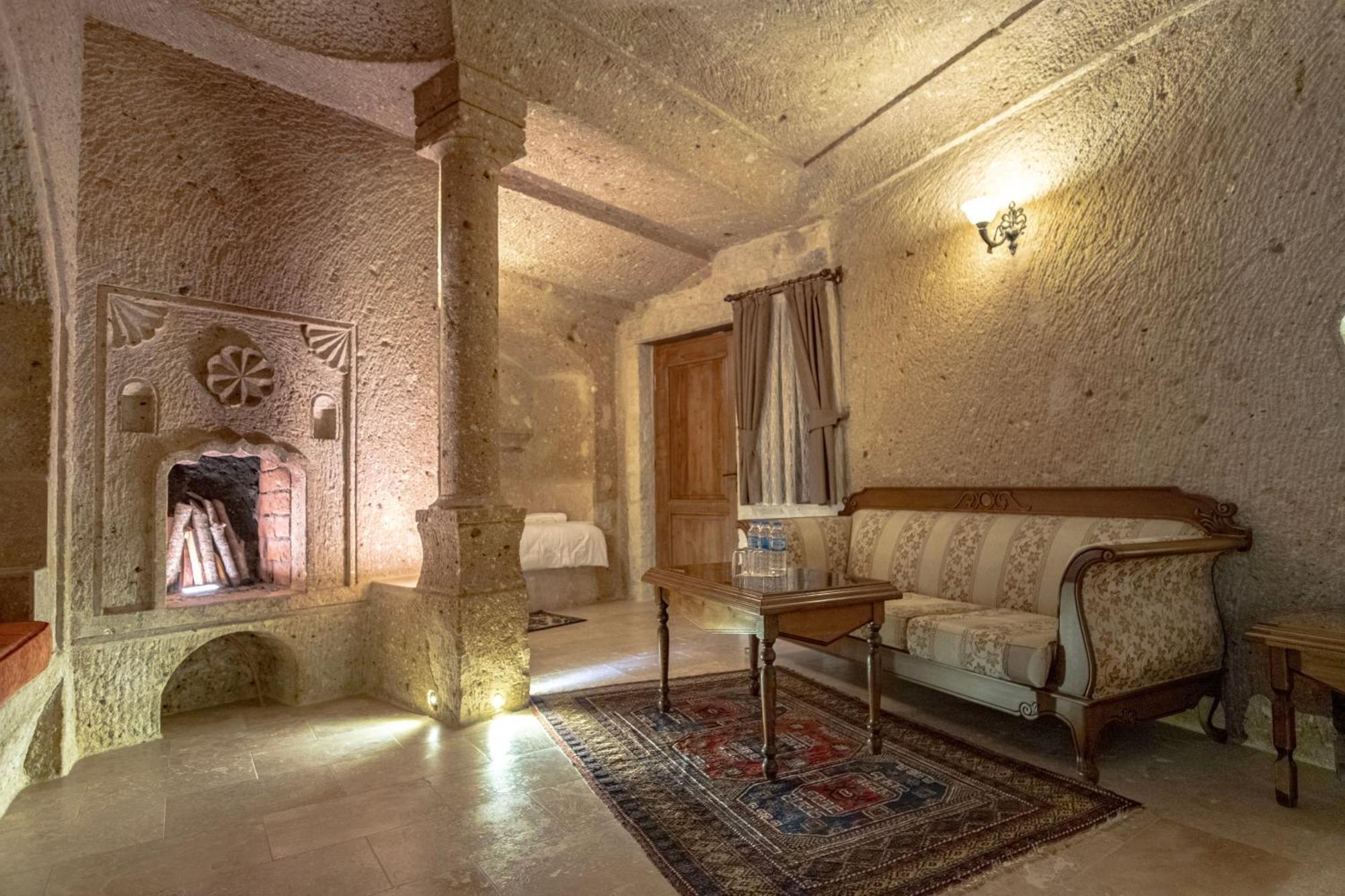Kemerhan Cave Suites Ürgüp Bagian luar foto