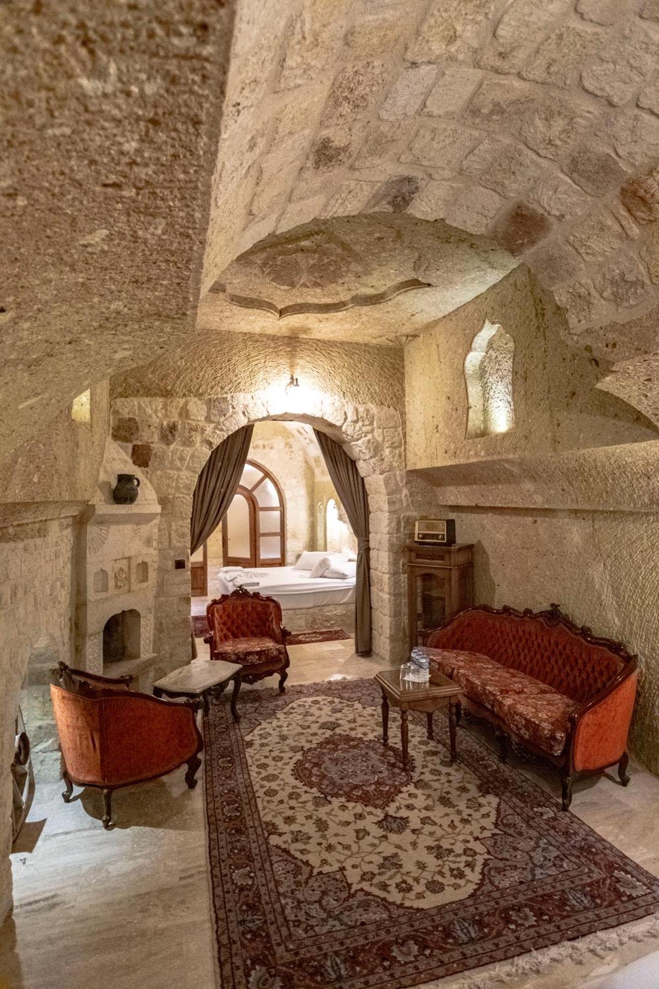 Kemerhan Cave Suites Ürgüp Bagian luar foto