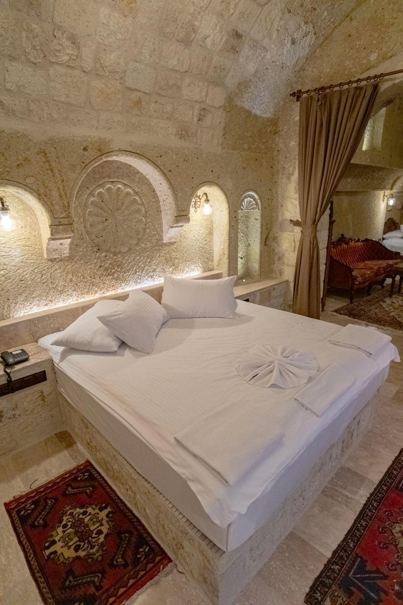Kemerhan Cave Suites Ürgüp Bagian luar foto