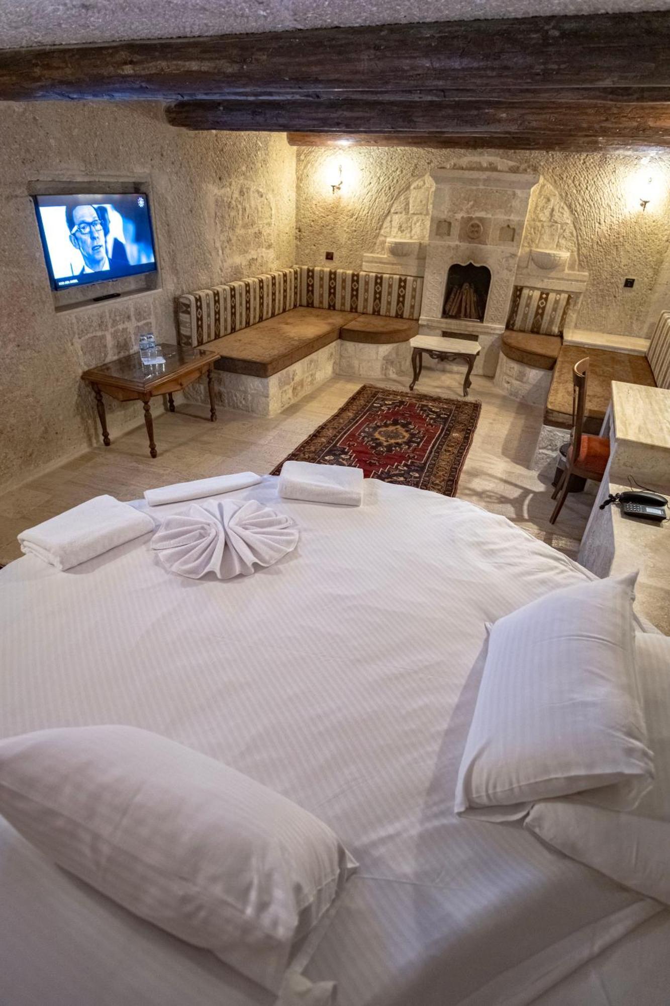 Kemerhan Cave Suites Ürgüp Bagian luar foto