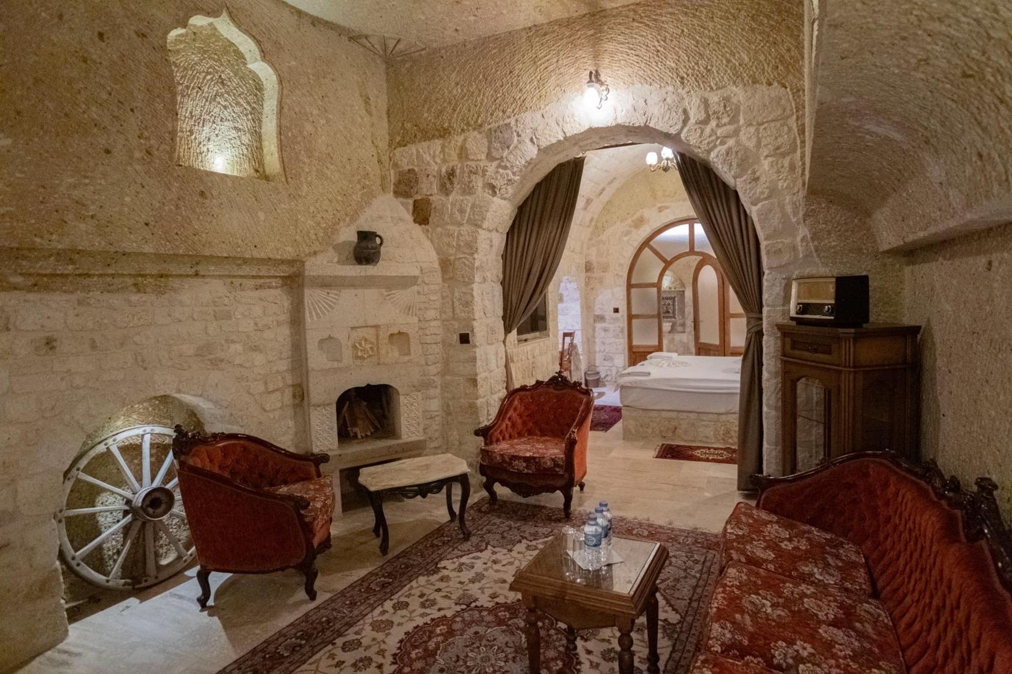 Kemerhan Cave Suites Ürgüp Bagian luar foto