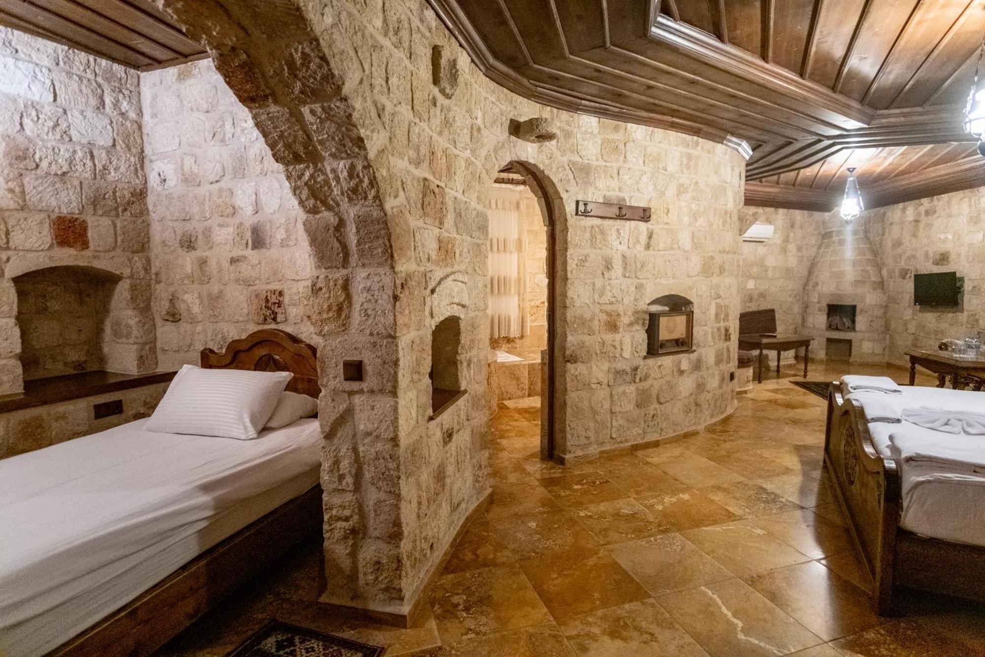 Kemerhan Cave Suites Ürgüp Bagian luar foto