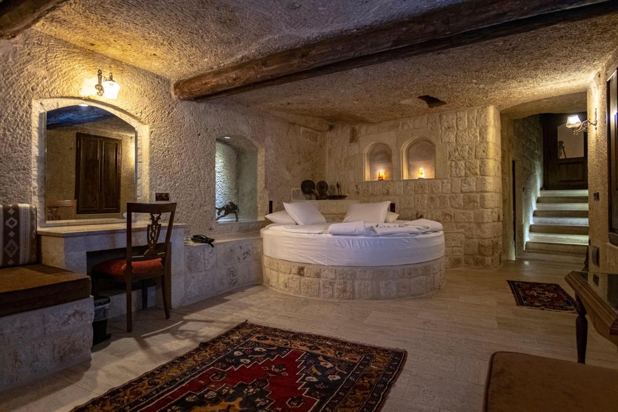 Kemerhan Cave Suites Ürgüp Bagian luar foto