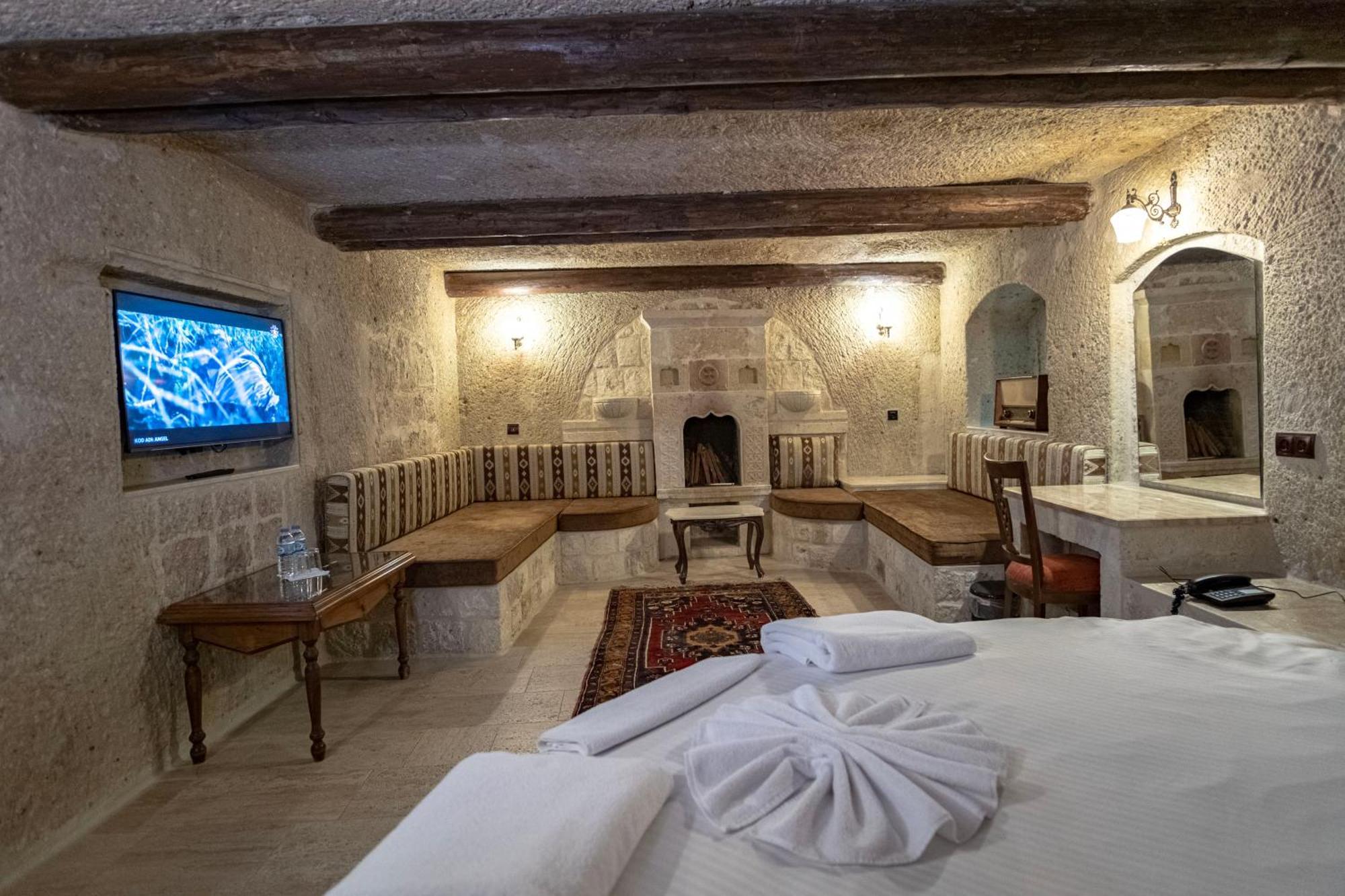 Kemerhan Cave Suites Ürgüp Bagian luar foto