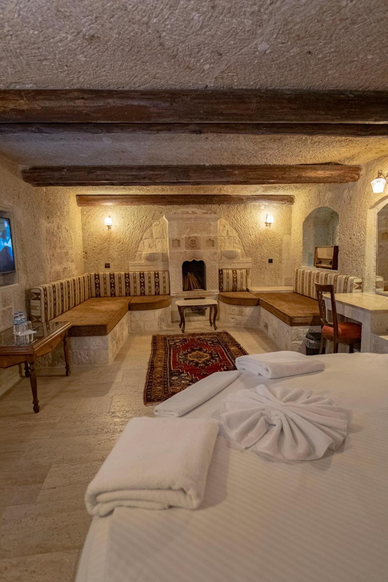 Kemerhan Cave Suites Ürgüp Bagian luar foto