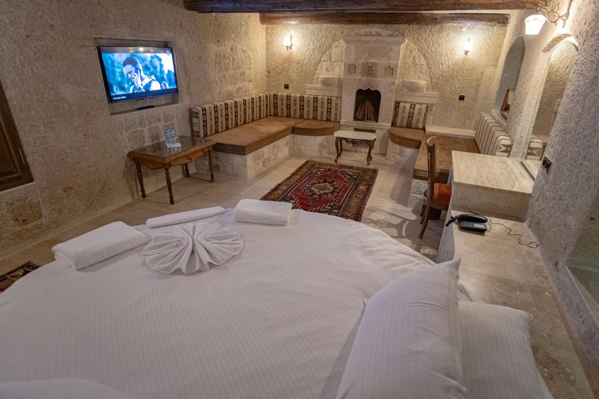 Kemerhan Cave Suites Ürgüp Bagian luar foto