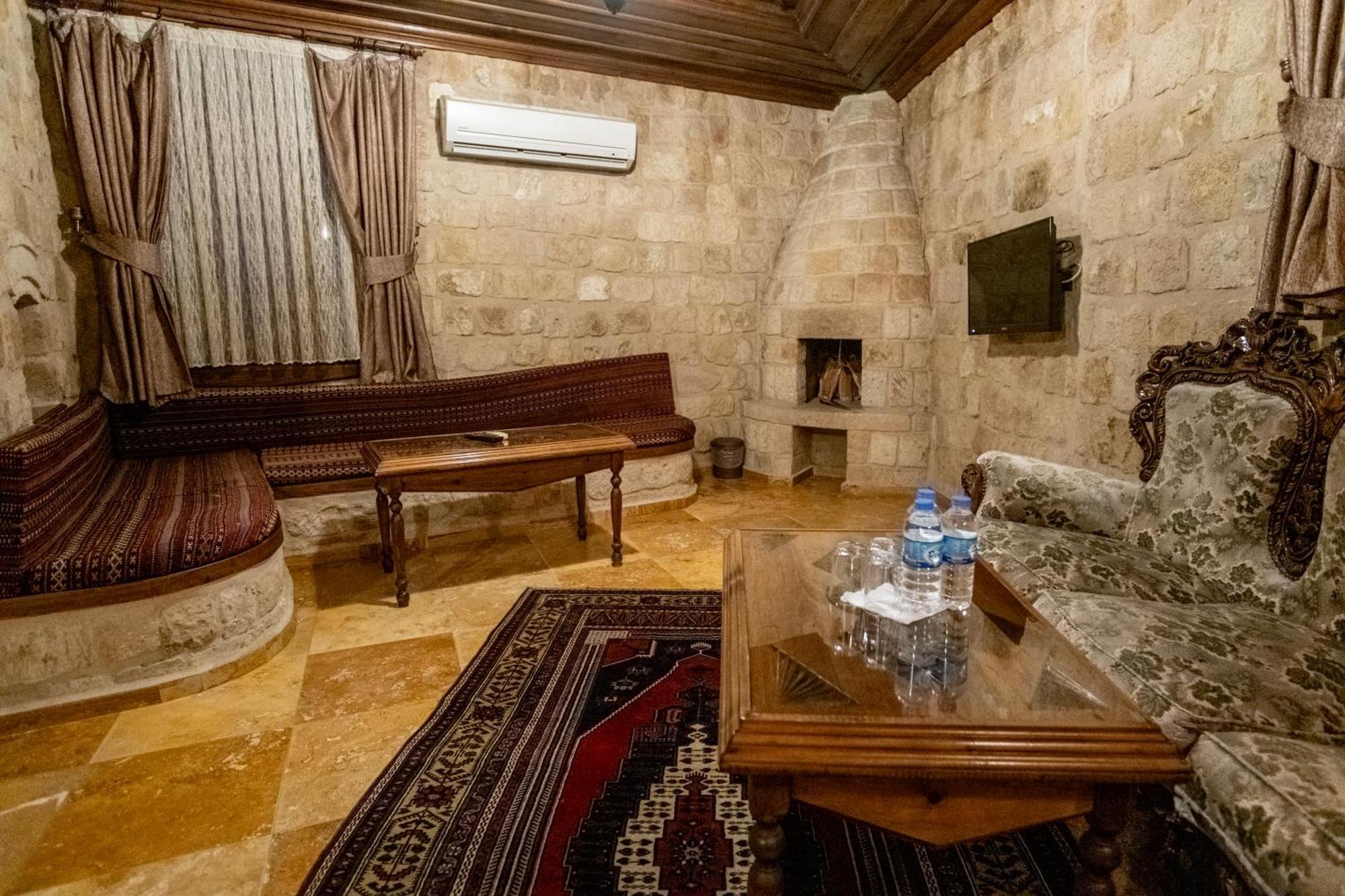 Kemerhan Cave Suites Ürgüp Bagian luar foto