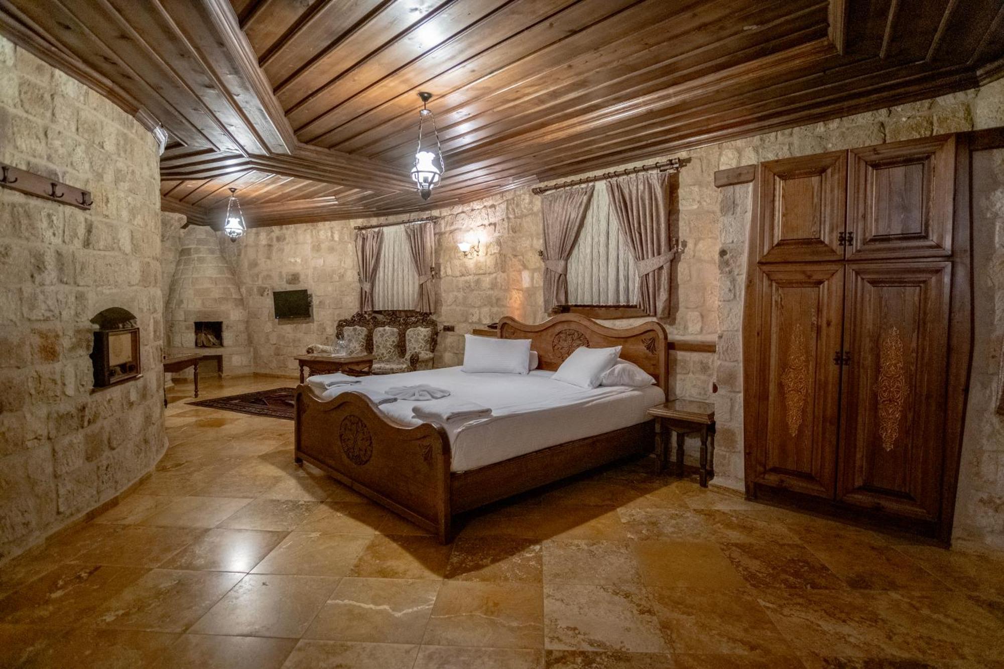 Kemerhan Cave Suites Ürgüp Bagian luar foto