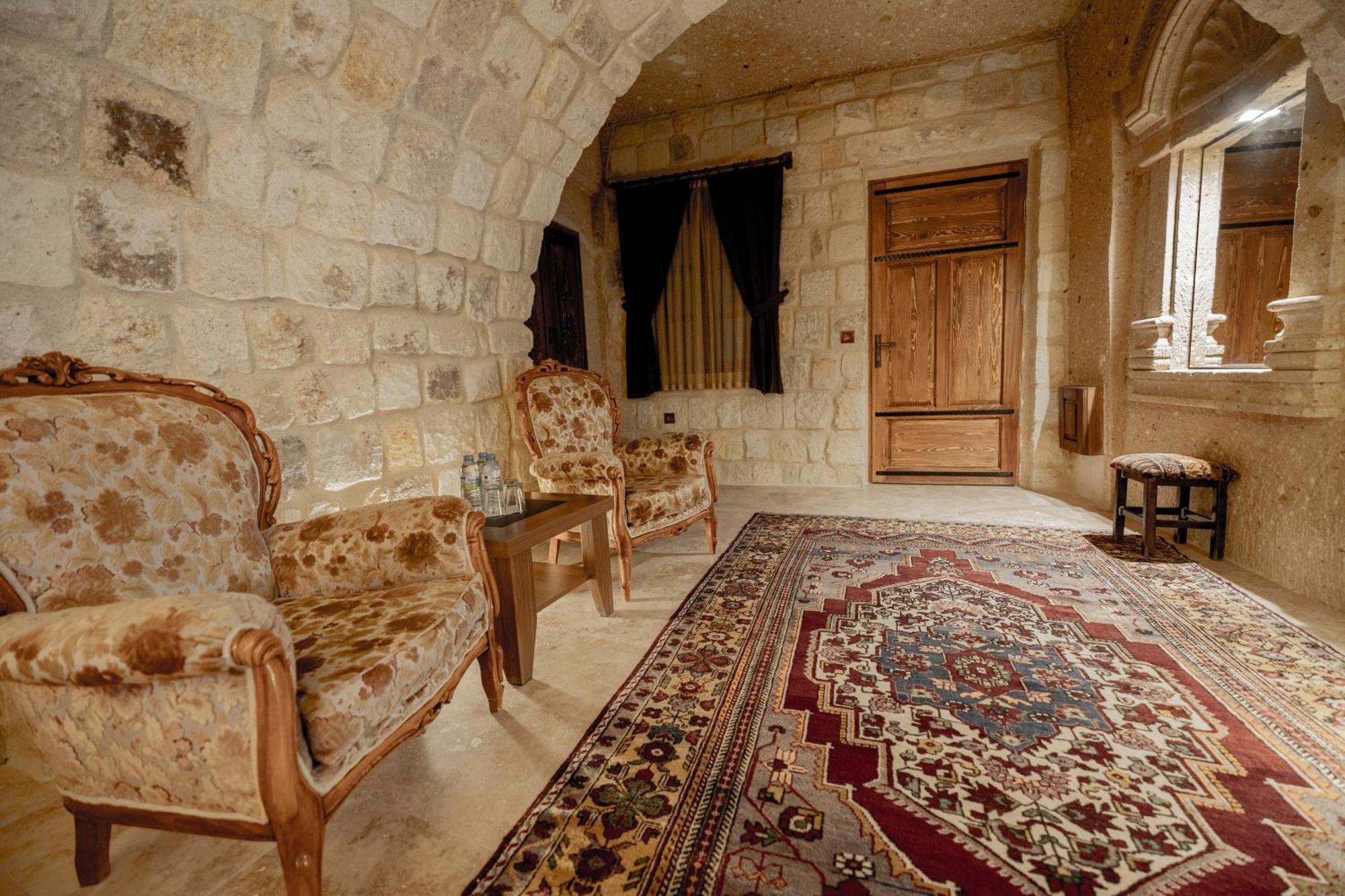 Kemerhan Cave Suites Ürgüp Bagian luar foto