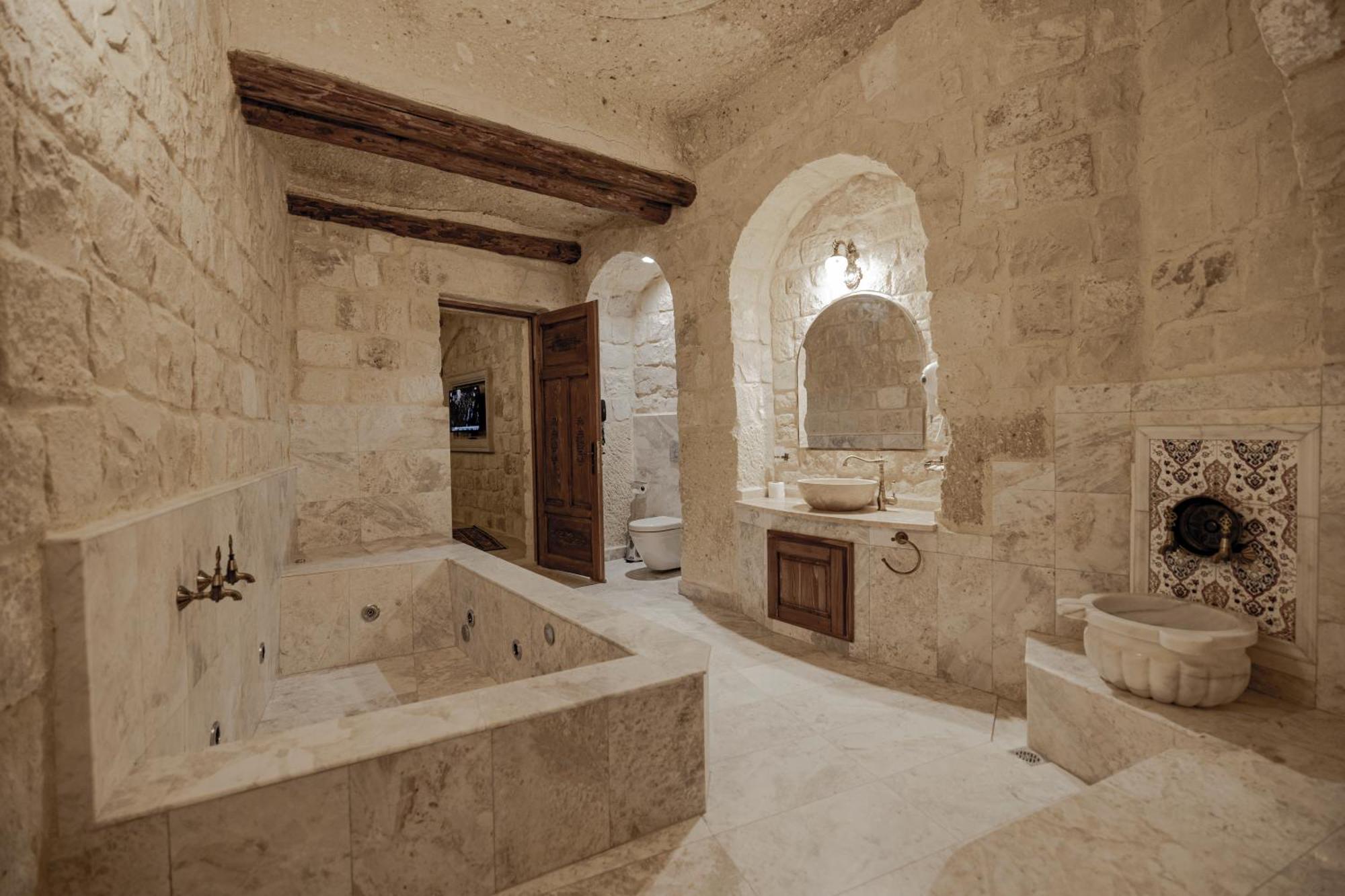 Kemerhan Cave Suites Ürgüp Bagian luar foto