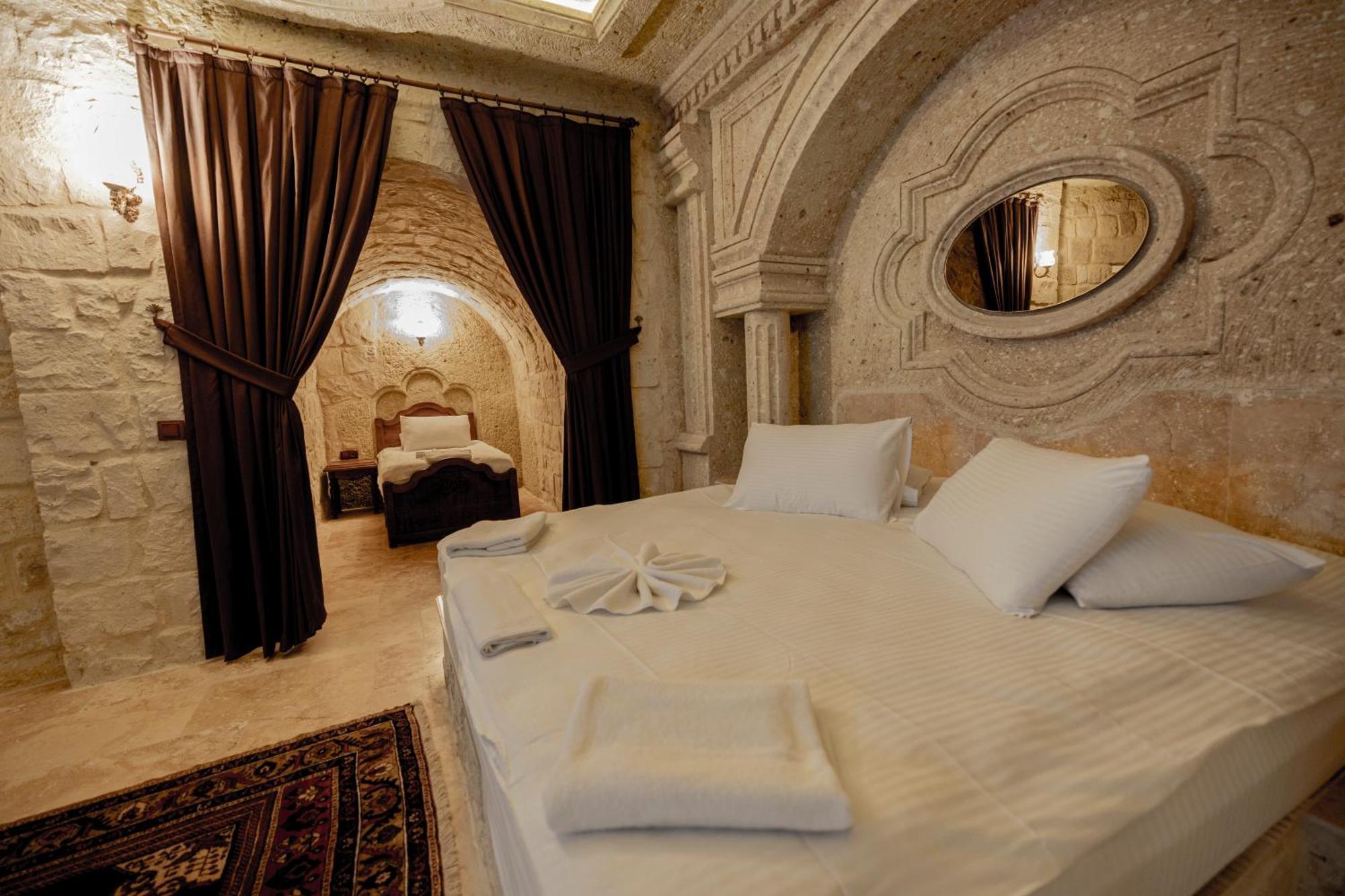 Kemerhan Cave Suites Ürgüp Bagian luar foto
